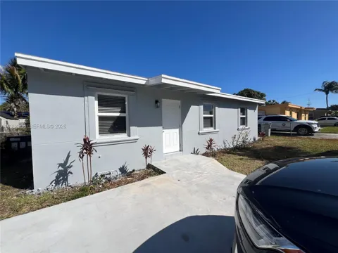 361 NW 16th St