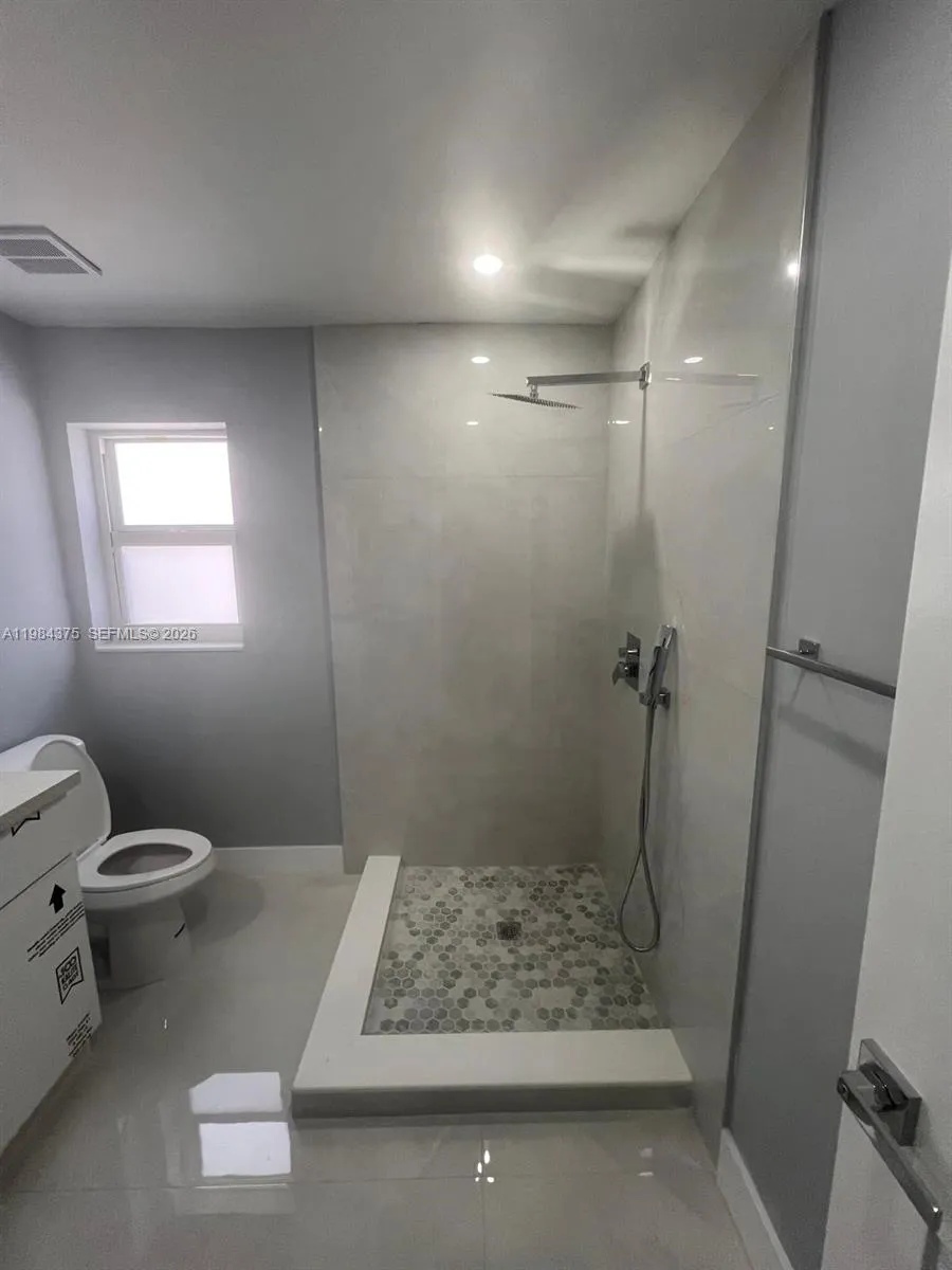 361 NW 16th St Pompano Beach, FL 33060