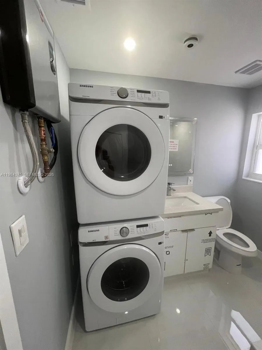 361 NW 16th St Pompano Beach, FL 33060