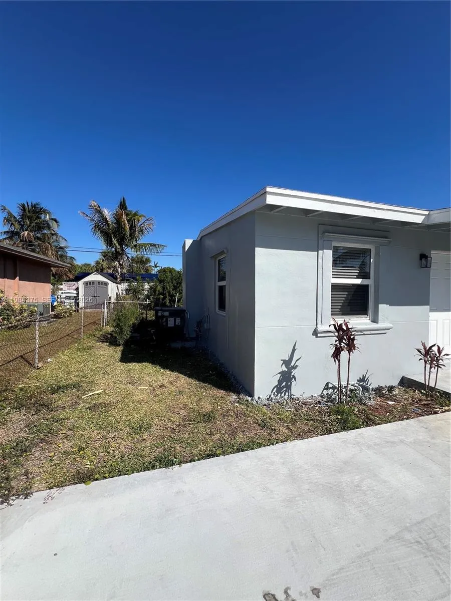 361 NW 16th St Pompano Beach, FL 33060