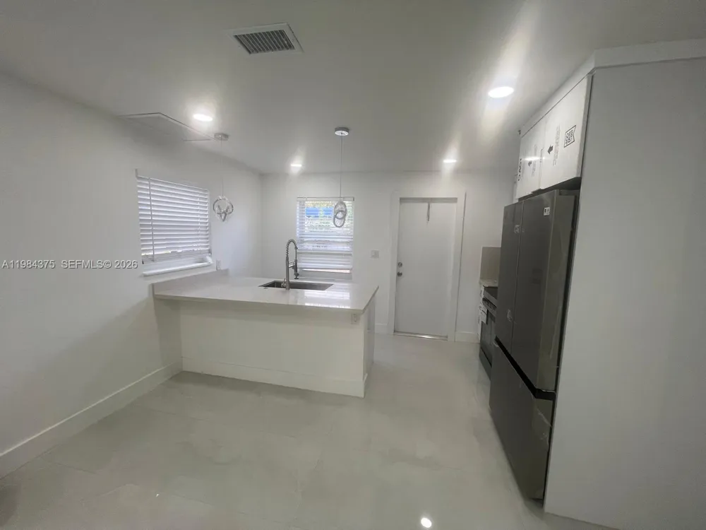 361 NW 16th St Pompano Beach, FL 33060
