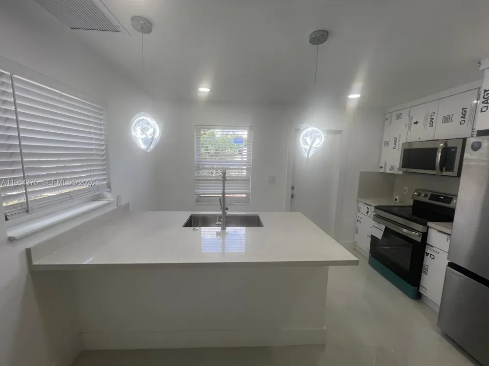 361 NW 16th St Pompano Beach, FL 33060