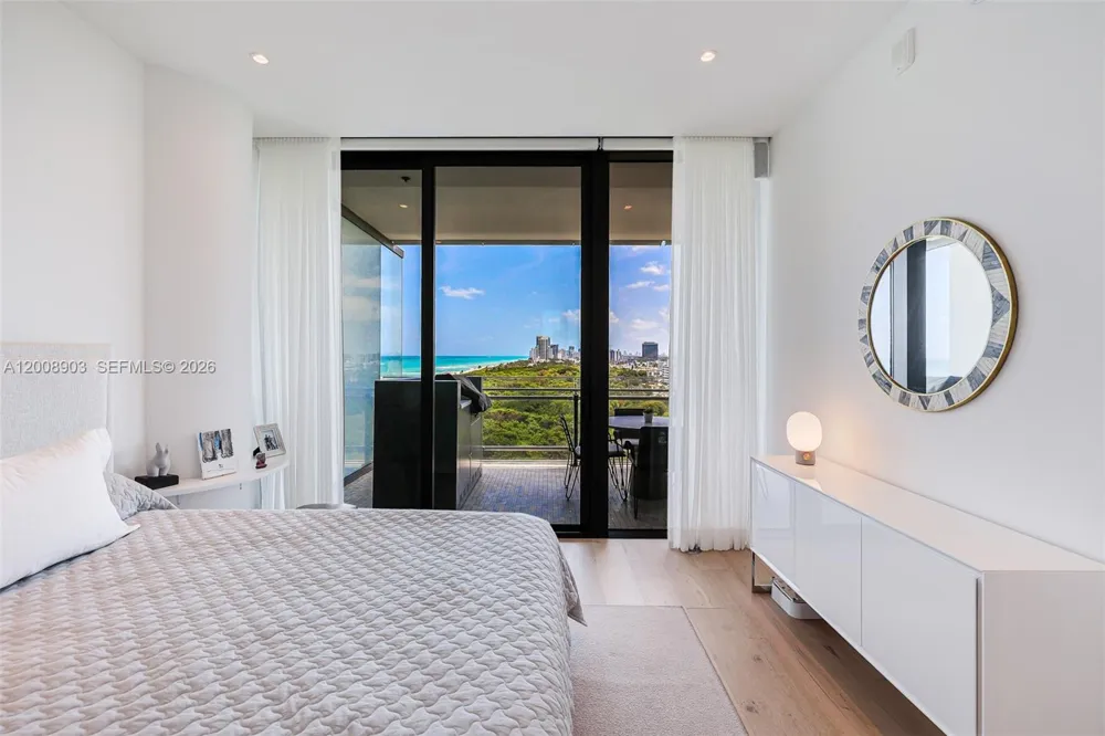 8701 Collins Ave #904 Miami Beach, FL 33154