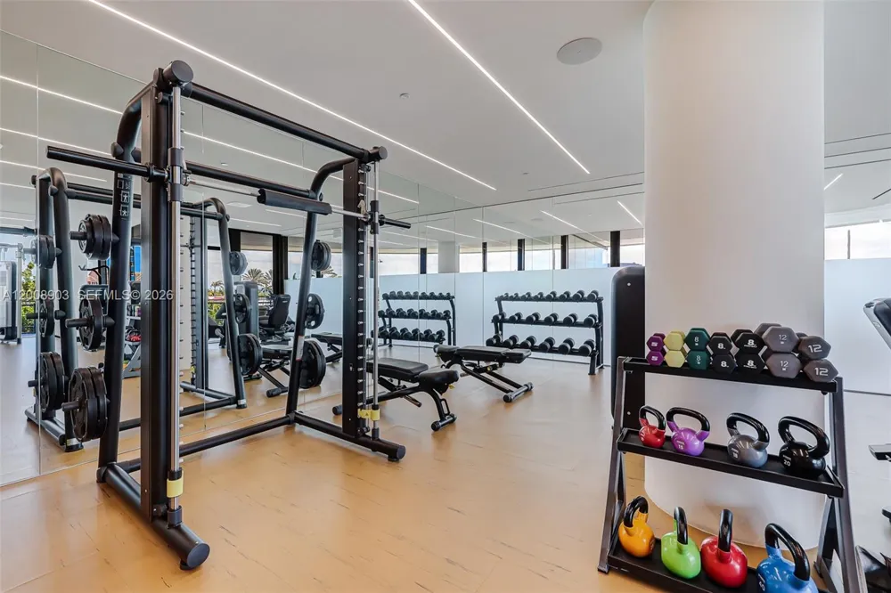 8701 Collins Ave #904 Miami Beach, FL 33154