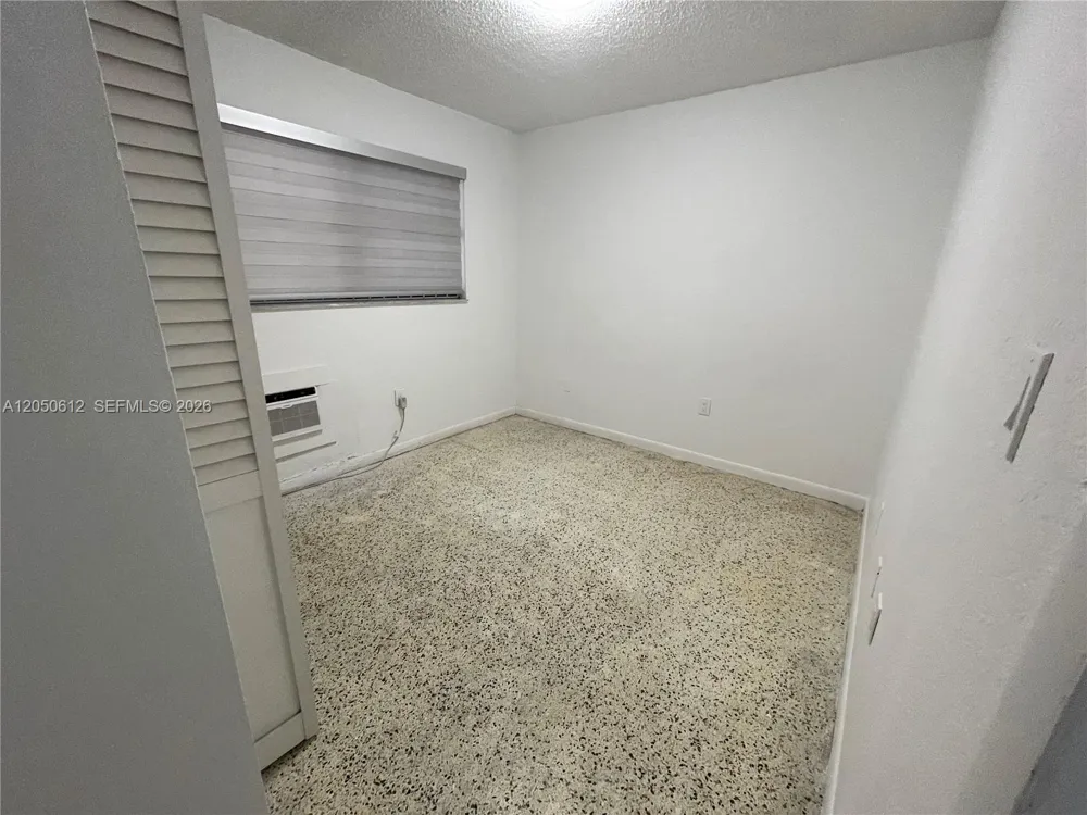 142 SW 18th Ave #19 Miami, FL 33135