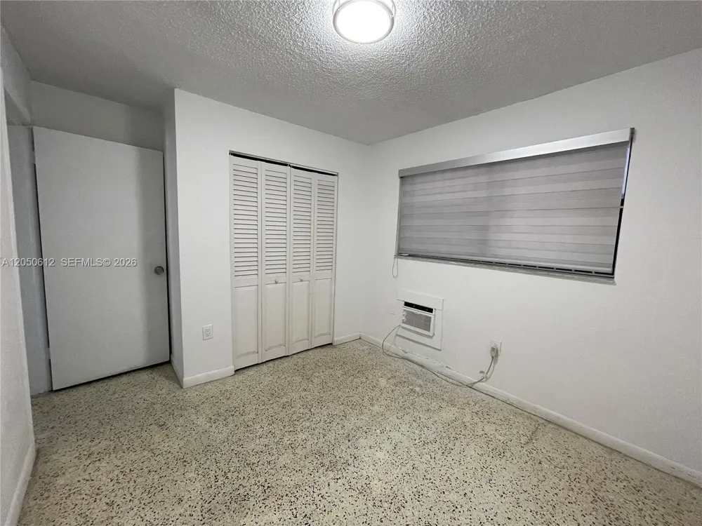 142 SW 18th Ave #19 Miami, FL 33135