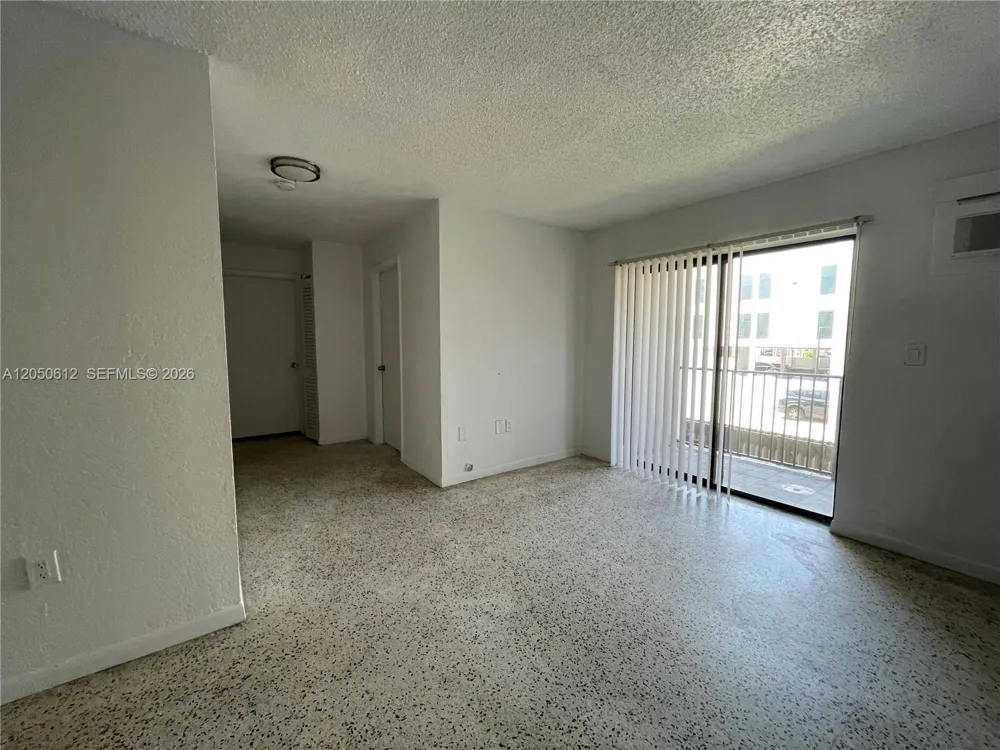 142 SW 18th Ave #19 Miami, FL 33135
