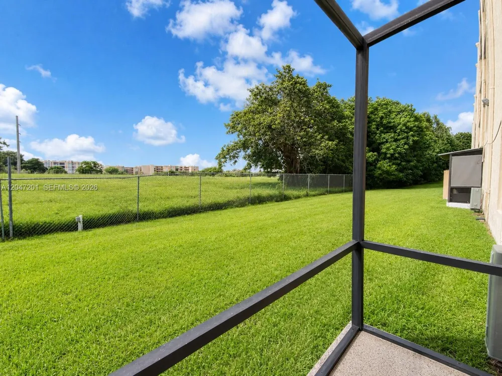 8870 Fontainebleau Blvd #106 Miami, FL 33172