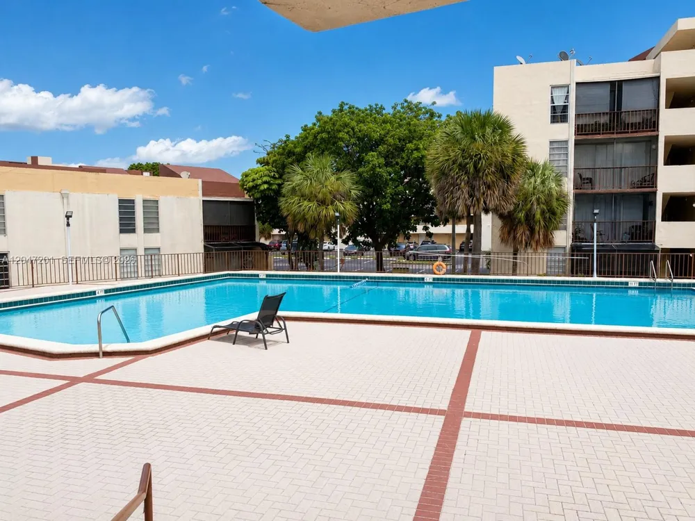 8870 Fontainebleau Blvd #106 Miami, FL 33172