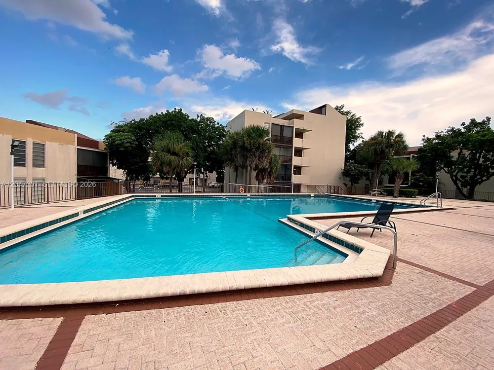 8870 Fontainebleau Blvd #106 Miami, FL 33172