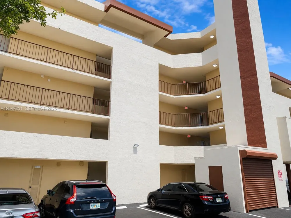 8870 Fontainebleau Blvd #106 Miami, FL 33172