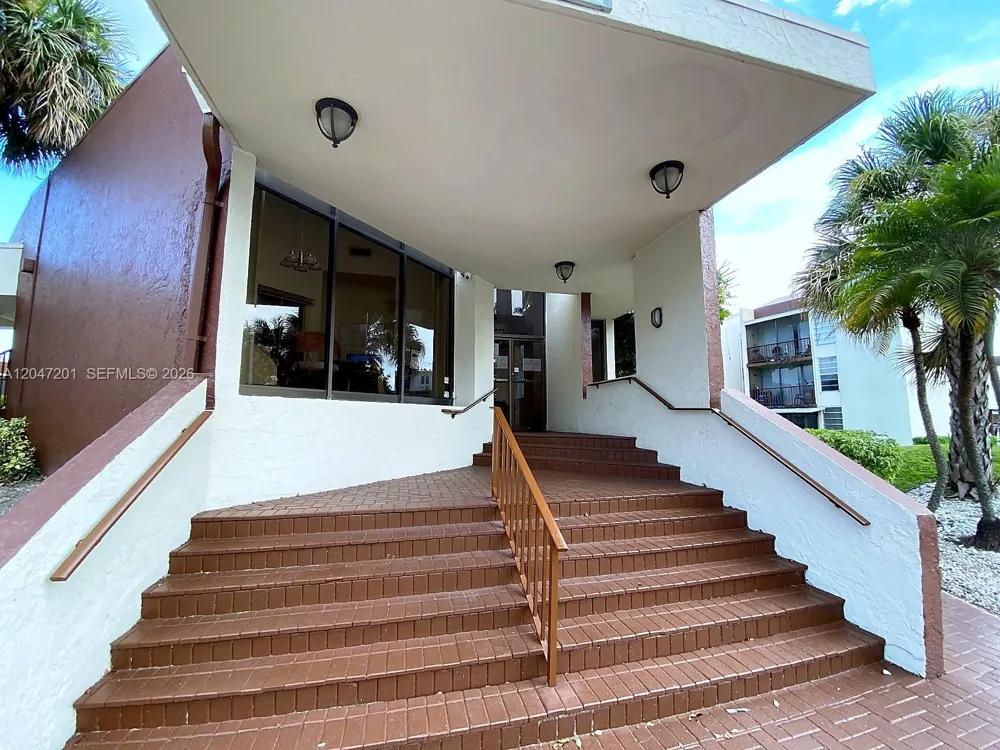8870 Fontainebleau Blvd #106 Miami, FL 33172