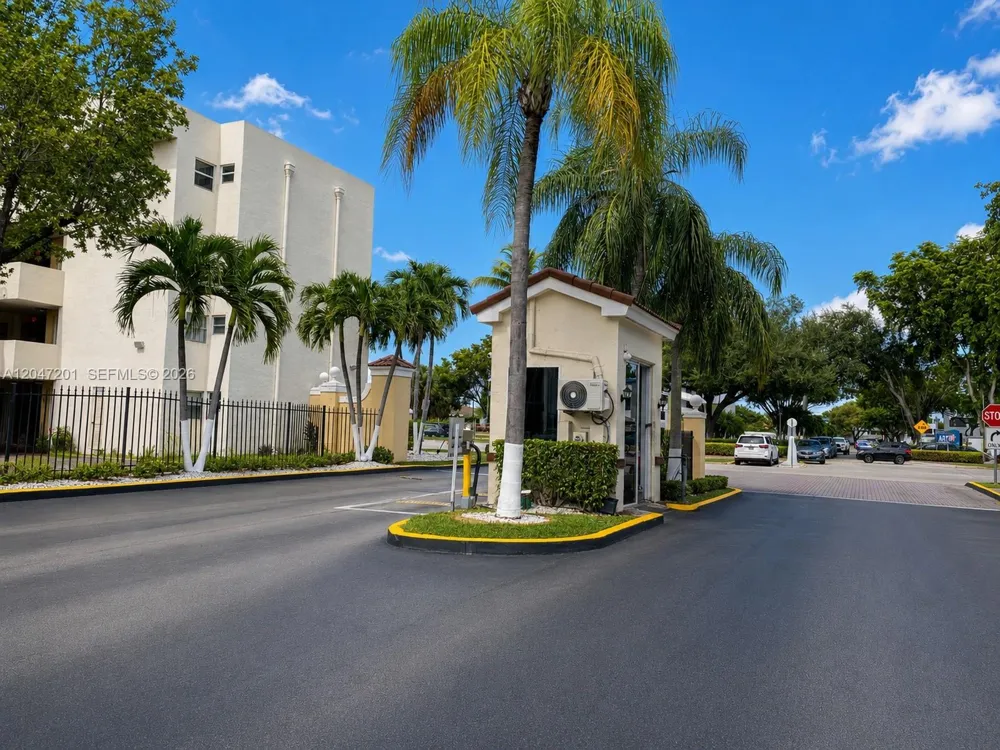 8870 Fontainebleau Blvd #106 Miami, FL 33172