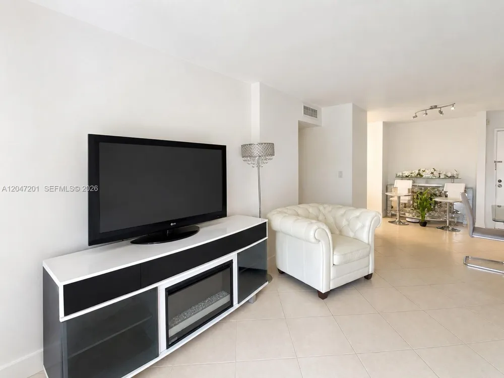 8870 Fontainebleau Blvd #106 Miami, FL 33172
