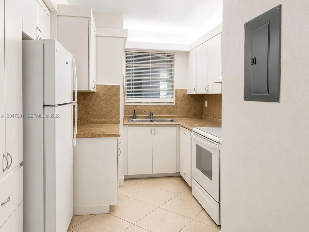 8870 Fontainebleau Blvd #106 Miami, FL 33172