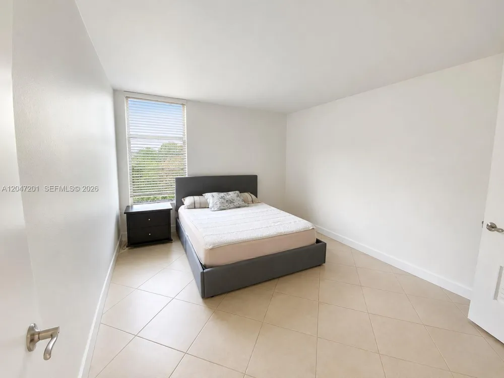 8870 Fontainebleau Blvd #106 Miami, FL 33172