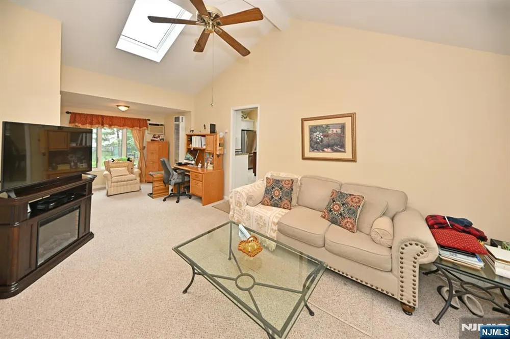 393 Gregory Road Paramus, NJ 07652