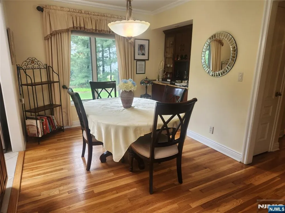 393 Gregory Road Paramus, NJ 07652