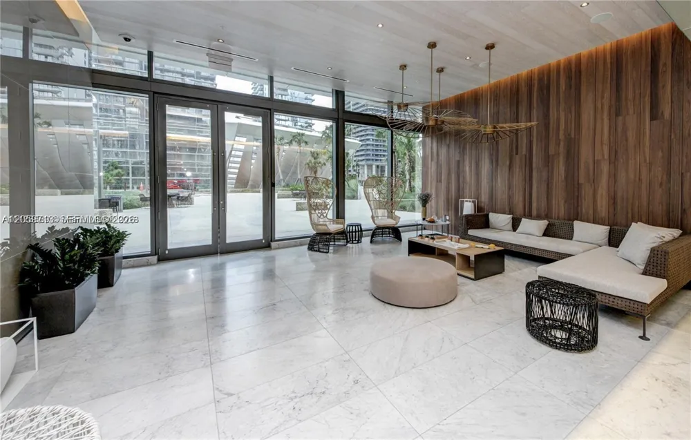 88 SW 7th St #2902 Miami, FL 33130