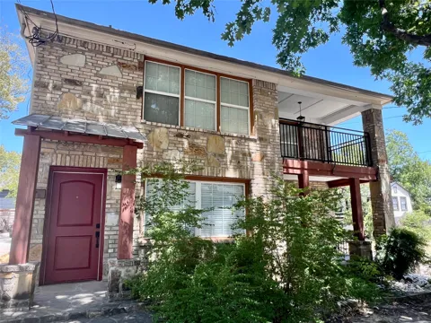 6017 La Vista Drive