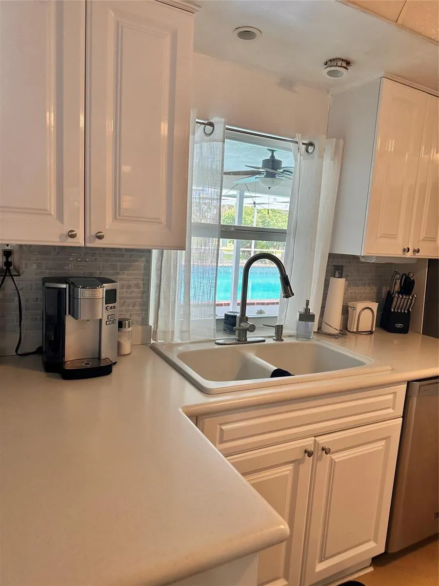 1098 NW 15TH AVENUE Boca Raton, FL 33486