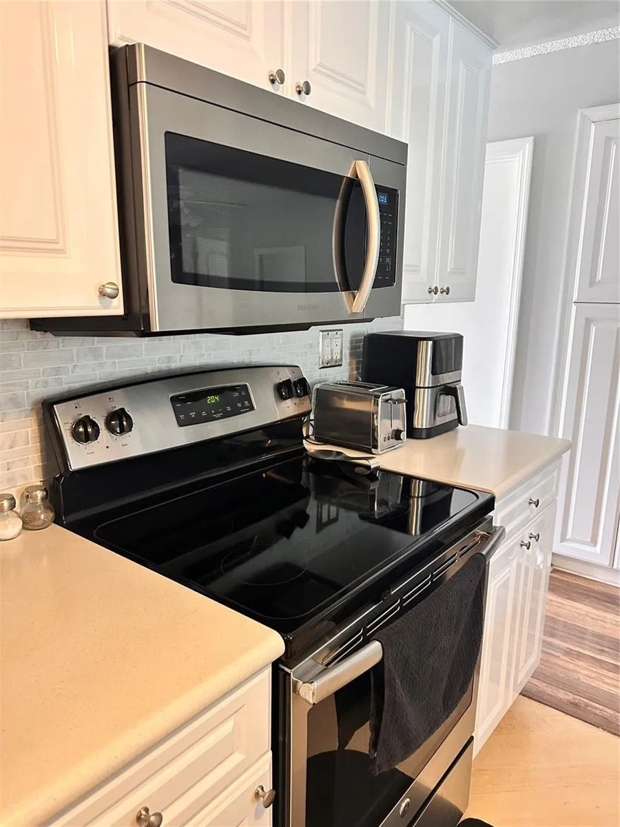 1098 NW 15TH AVENUE Boca Raton, FL 33486