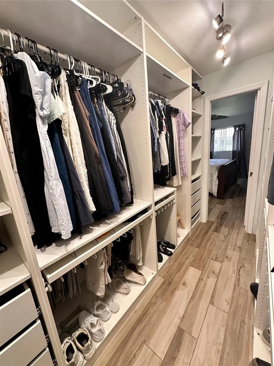 1098 NW 15TH AVENUE Boca Raton, FL 33486