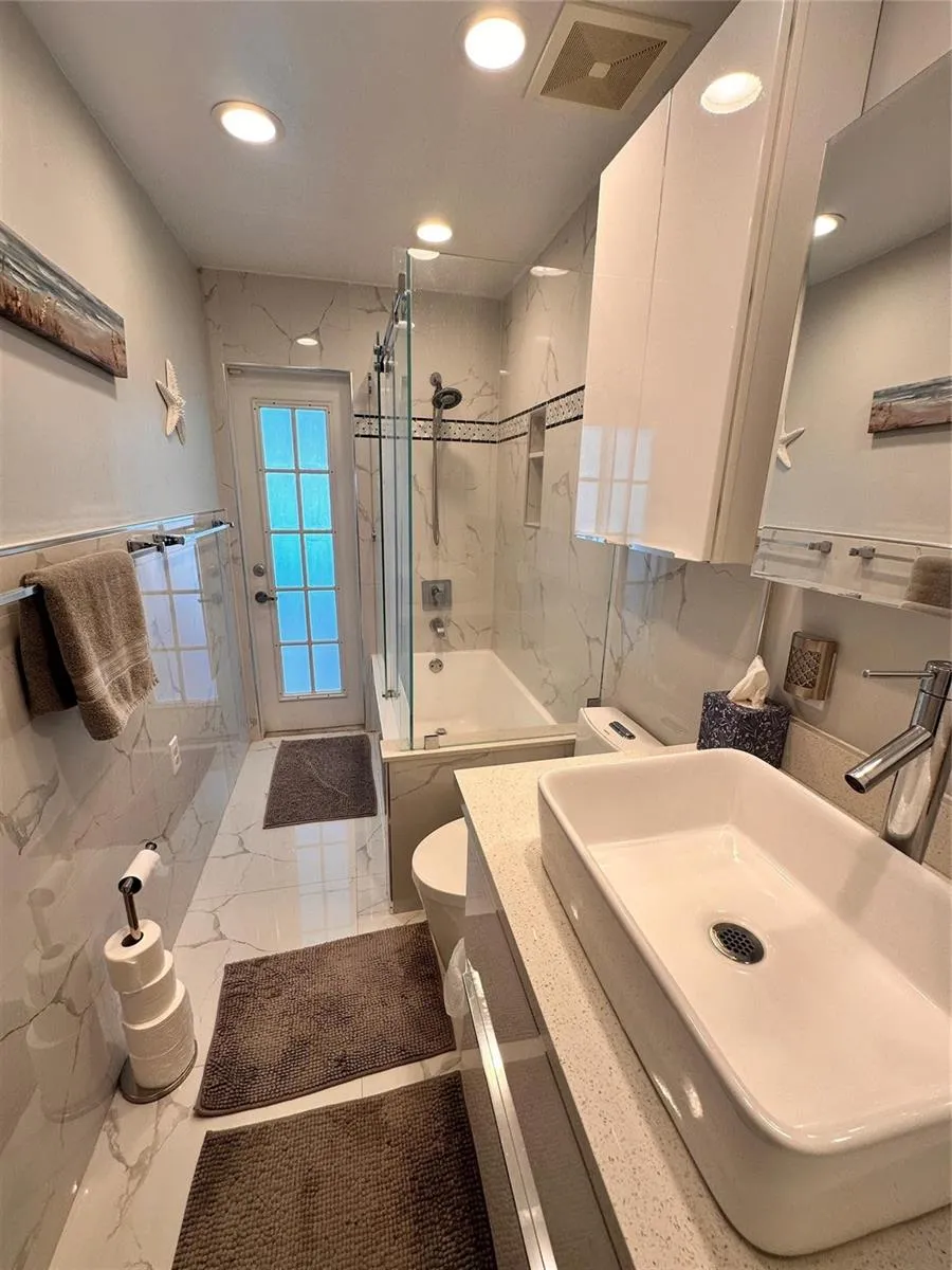 1098 NW 15TH AVENUE Boca Raton, FL 33486