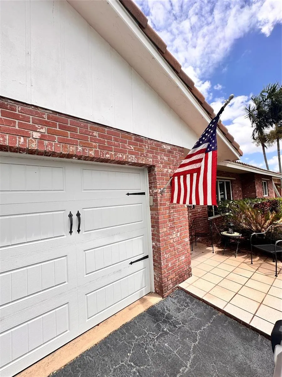 1098 NW 15TH AVENUE Boca Raton, FL 33486