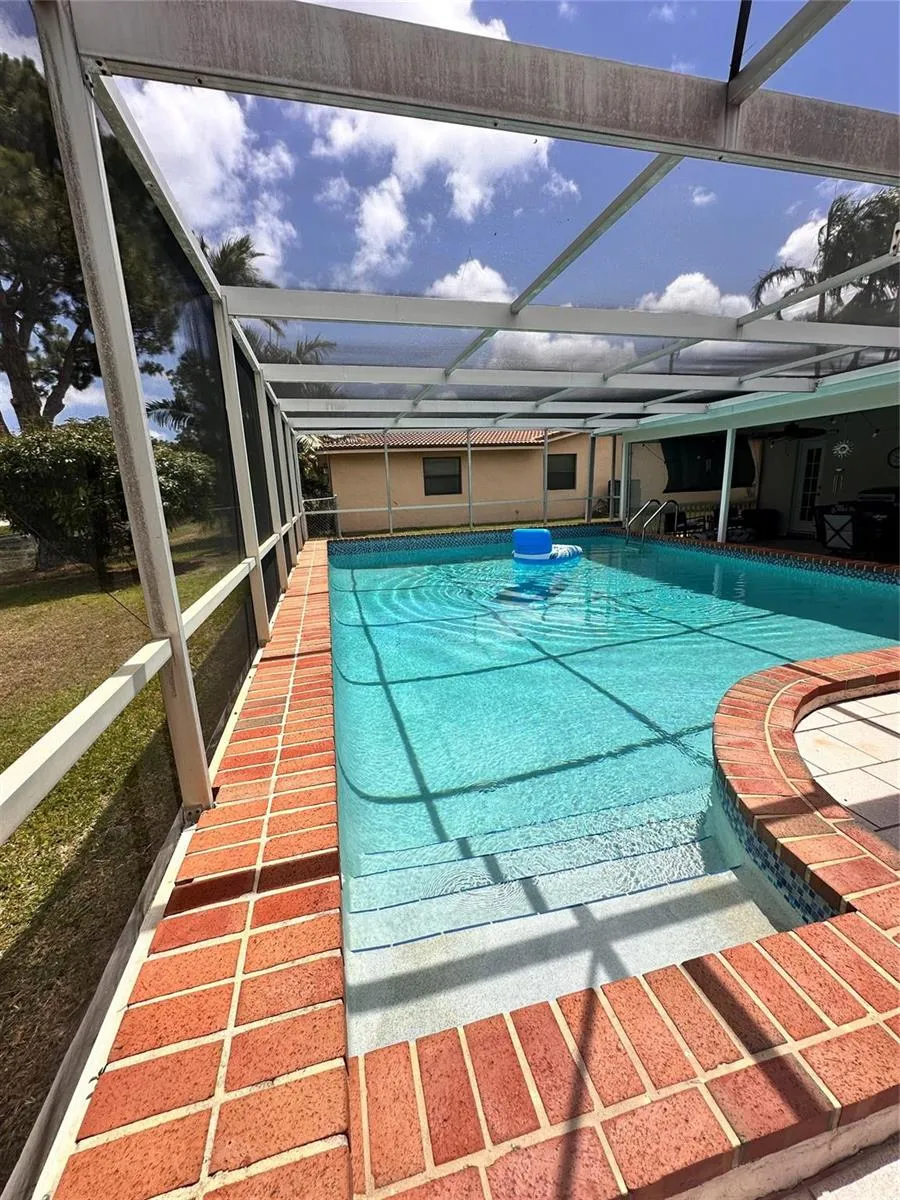 1098 NW 15TH AVENUE Boca Raton, FL 33486