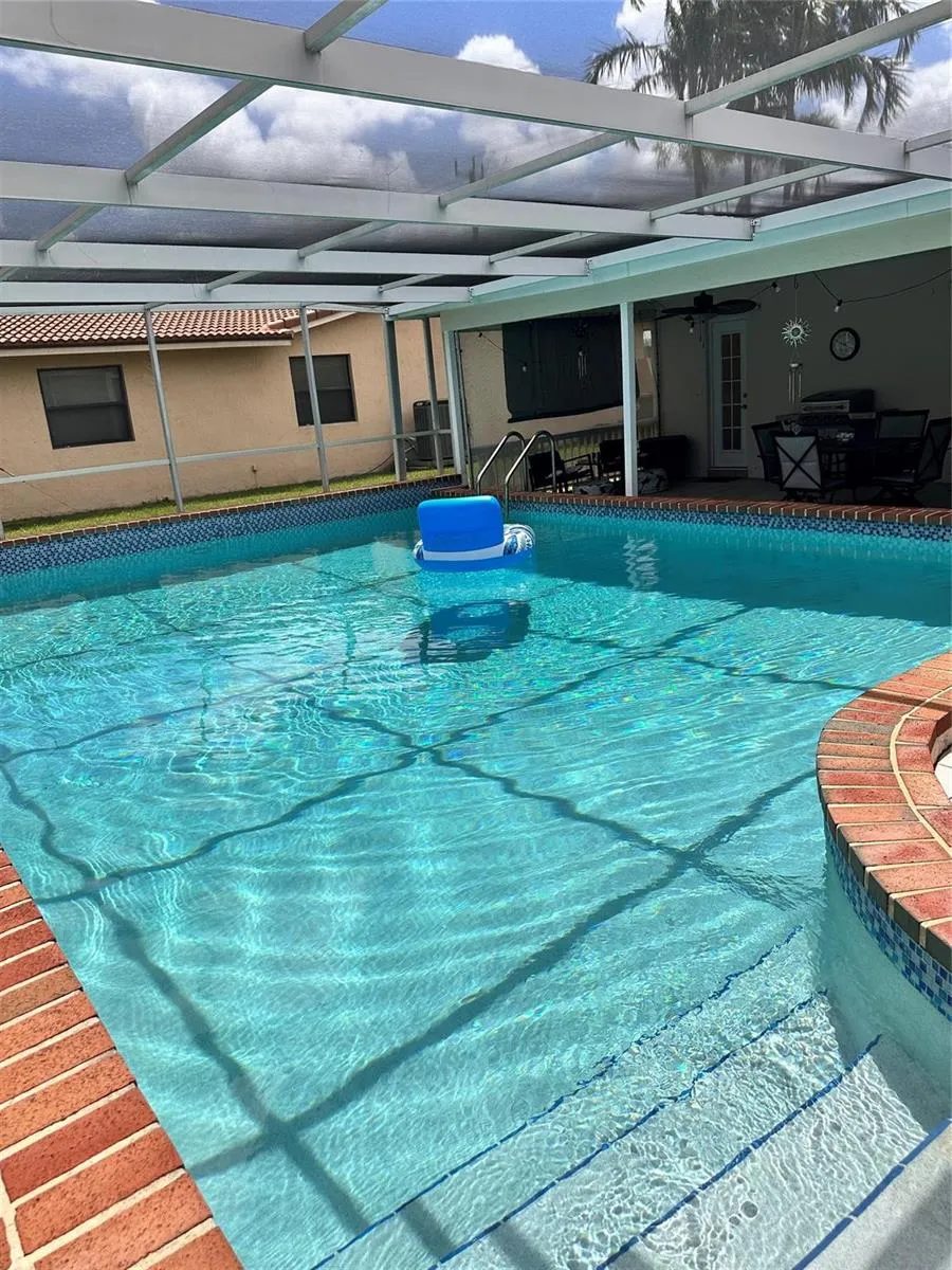 1098 NW 15TH AVENUE Boca Raton, FL 33486