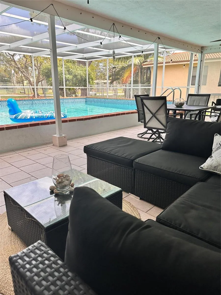 1098 NW 15TH AVENUE Boca Raton, FL 33486