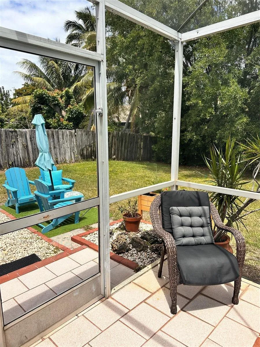 1098 NW 15TH AVENUE Boca Raton, FL 33486