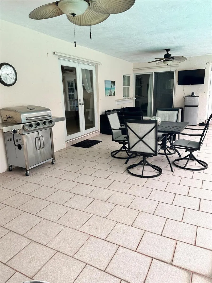 1098 NW 15TH AVENUE Boca Raton, FL 33486