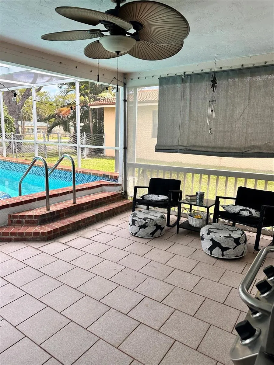 1098 NW 15TH AVENUE Boca Raton, FL 33486