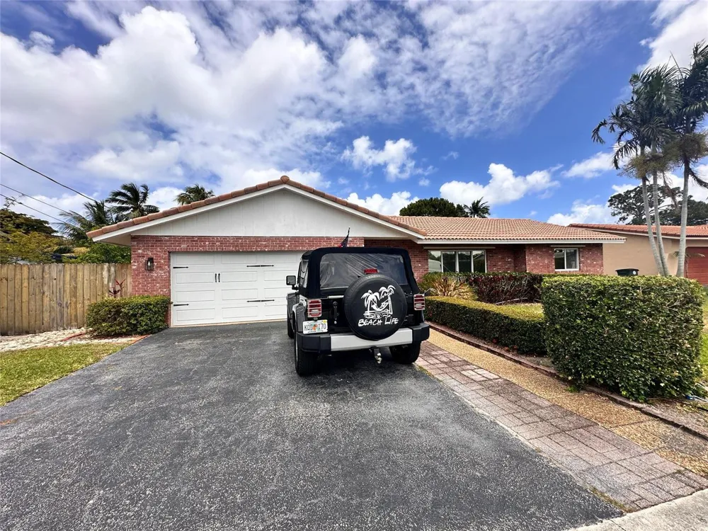 1098 NW 15TH AVENUE Boca Raton, FL 33486