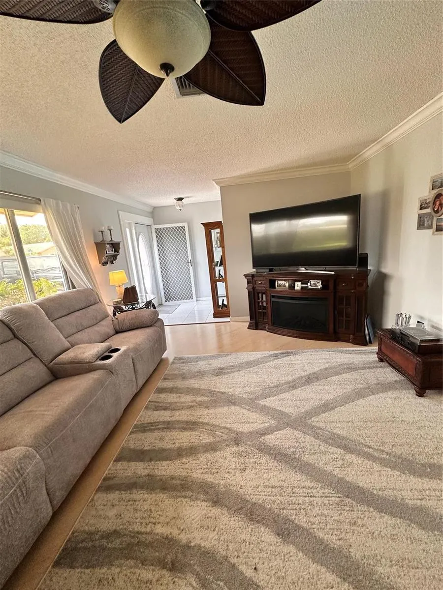 1098 NW 15TH AVENUE Boca Raton, FL 33486