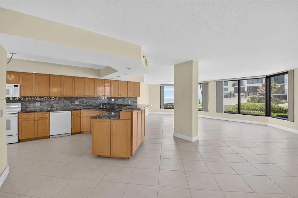 2565 S Ocean Blvd #112N Highland Beach, FL 33487