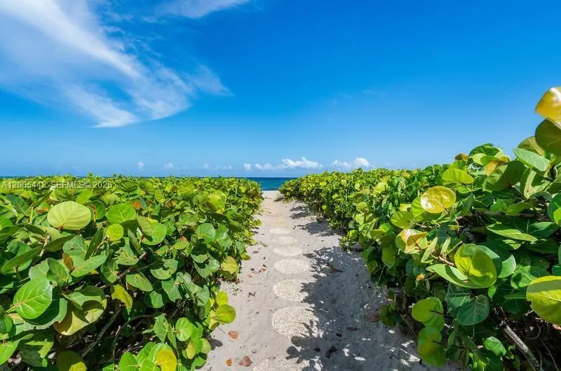 2565 S Ocean Blvd #112N Highland Beach, FL 33487