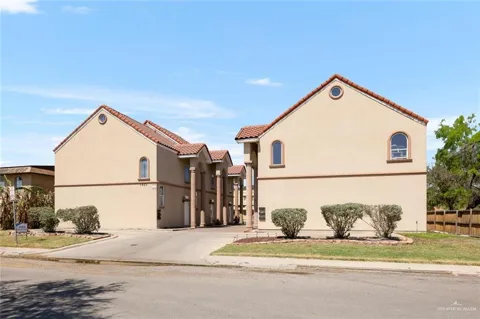 1521 Mcintyre Street #1