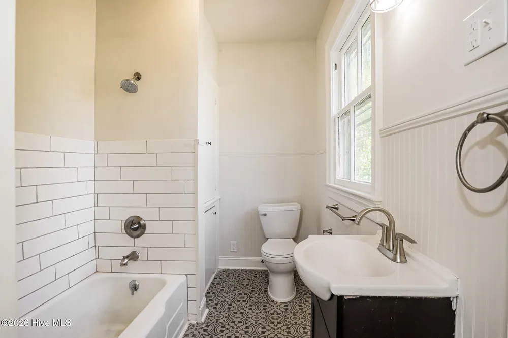 319 E Main Street Washington, NC 27889