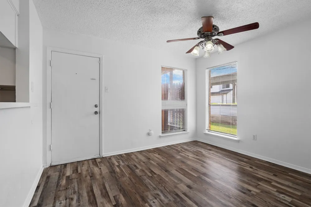 2205 Chase Court #5 Dalworthington Gardens, TX 76013