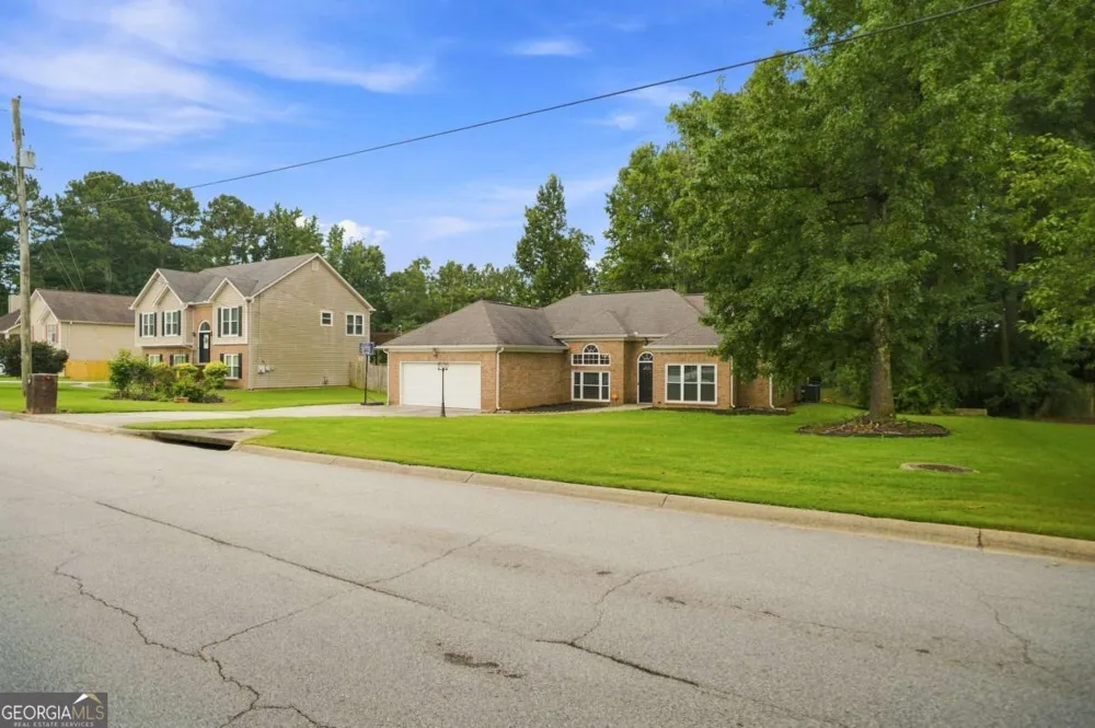 3505 Garden Walk Ln Loganville, GA 30052