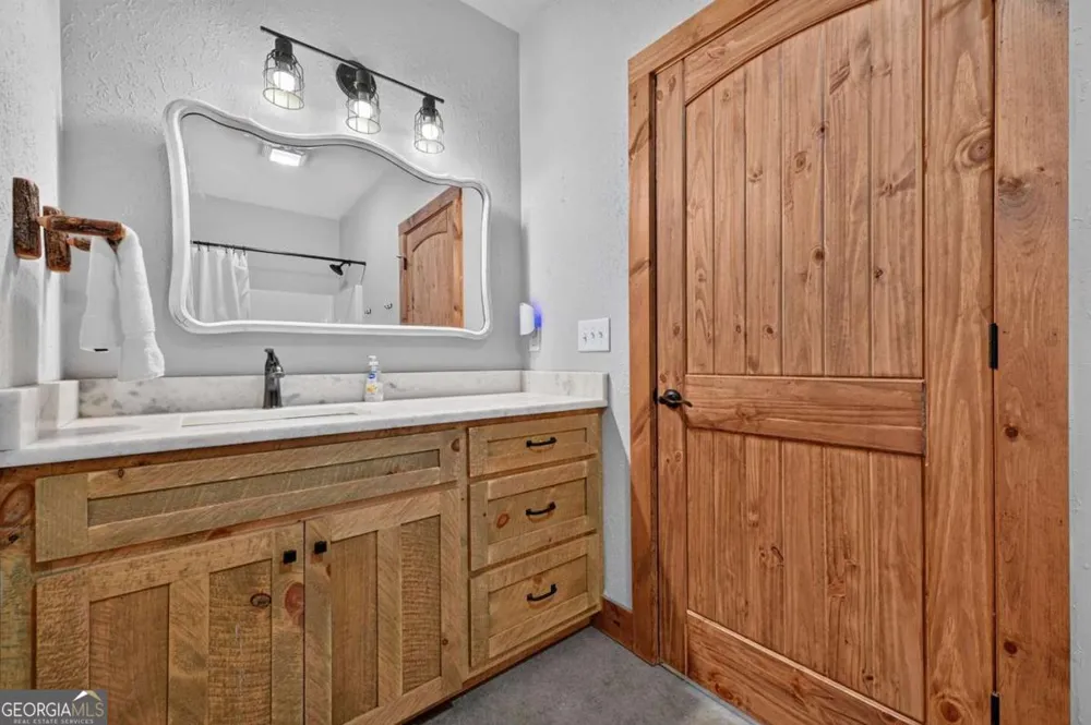 232 Ridge Oaks WAY Ellijay, GA 30540