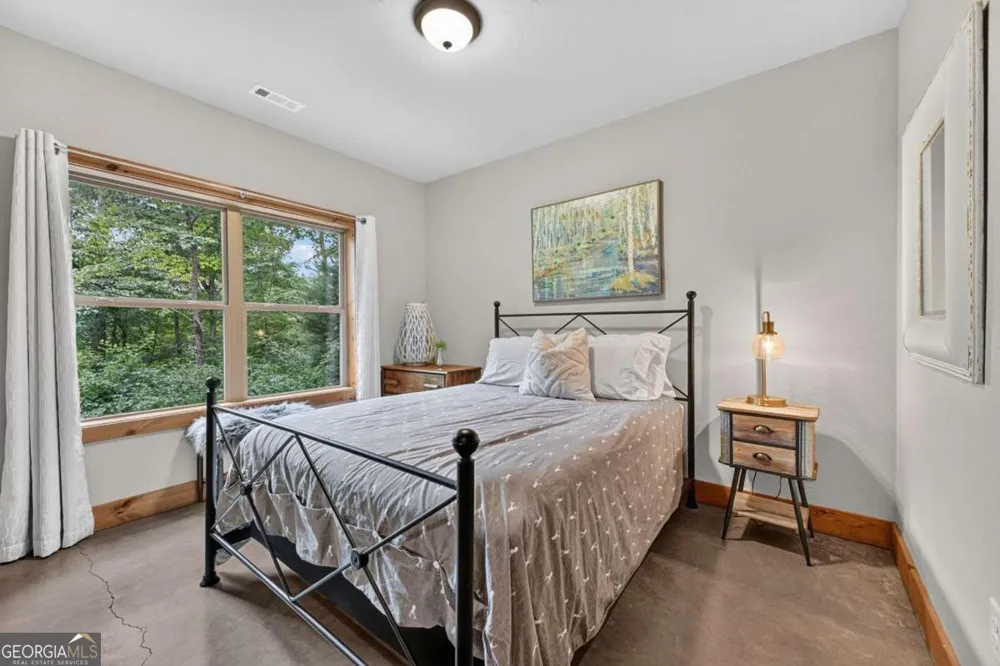 232 Ridge Oaks WAY Ellijay, GA 30540