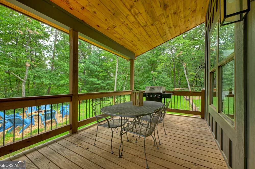 232 Ridge Oaks WAY Ellijay, GA 30540