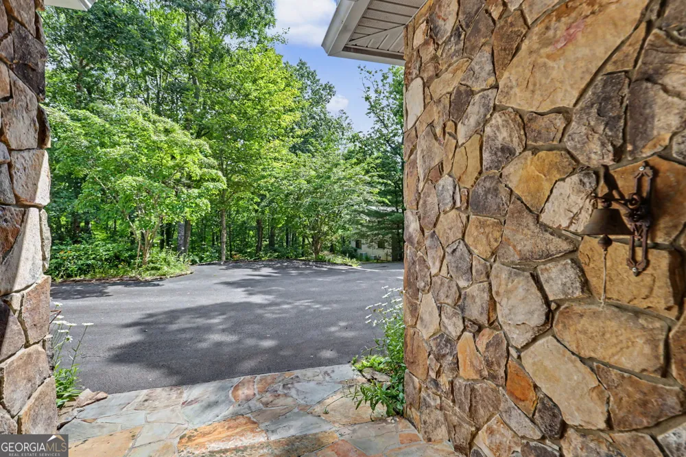 68 Jiminy Peak LN Sky Valley, GA 30537