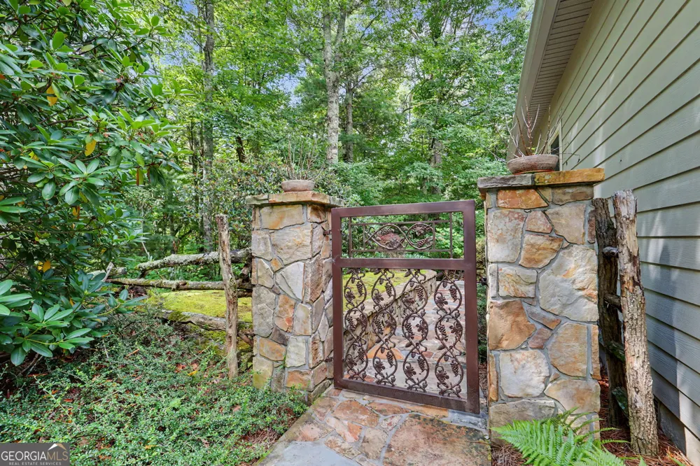 68 Jiminy Peak LN Sky Valley, GA 30537