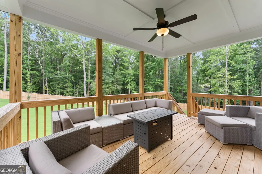 1081 Holly DR Loganville, GA 30052