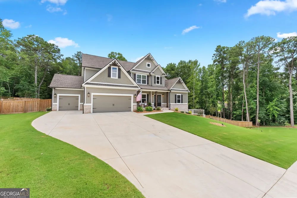 1081 Holly DR Loganville, GA 30052